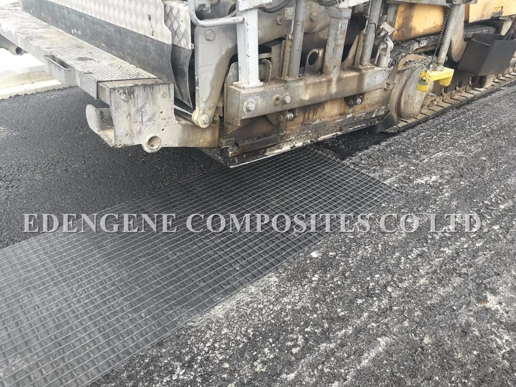 Ce Approval Polyester Geocomposite Coated Bitumen for Asphalt Road Reinforcement